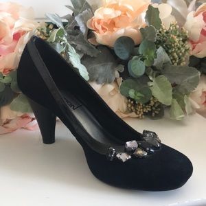 Kenneth Cole Bongy Gem Slip on Pump